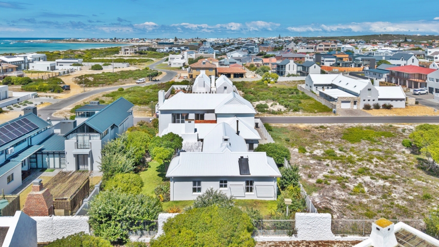 4 Bedroom Property for Sale in Struisbaai Western Cape